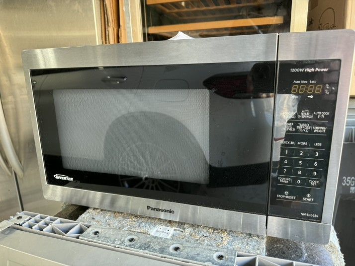 Panasonic Stainless Steel Microwave – Model NN SC668S