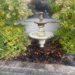 SOLID CONCRETE 2 TIER WATER FOUNTAIN