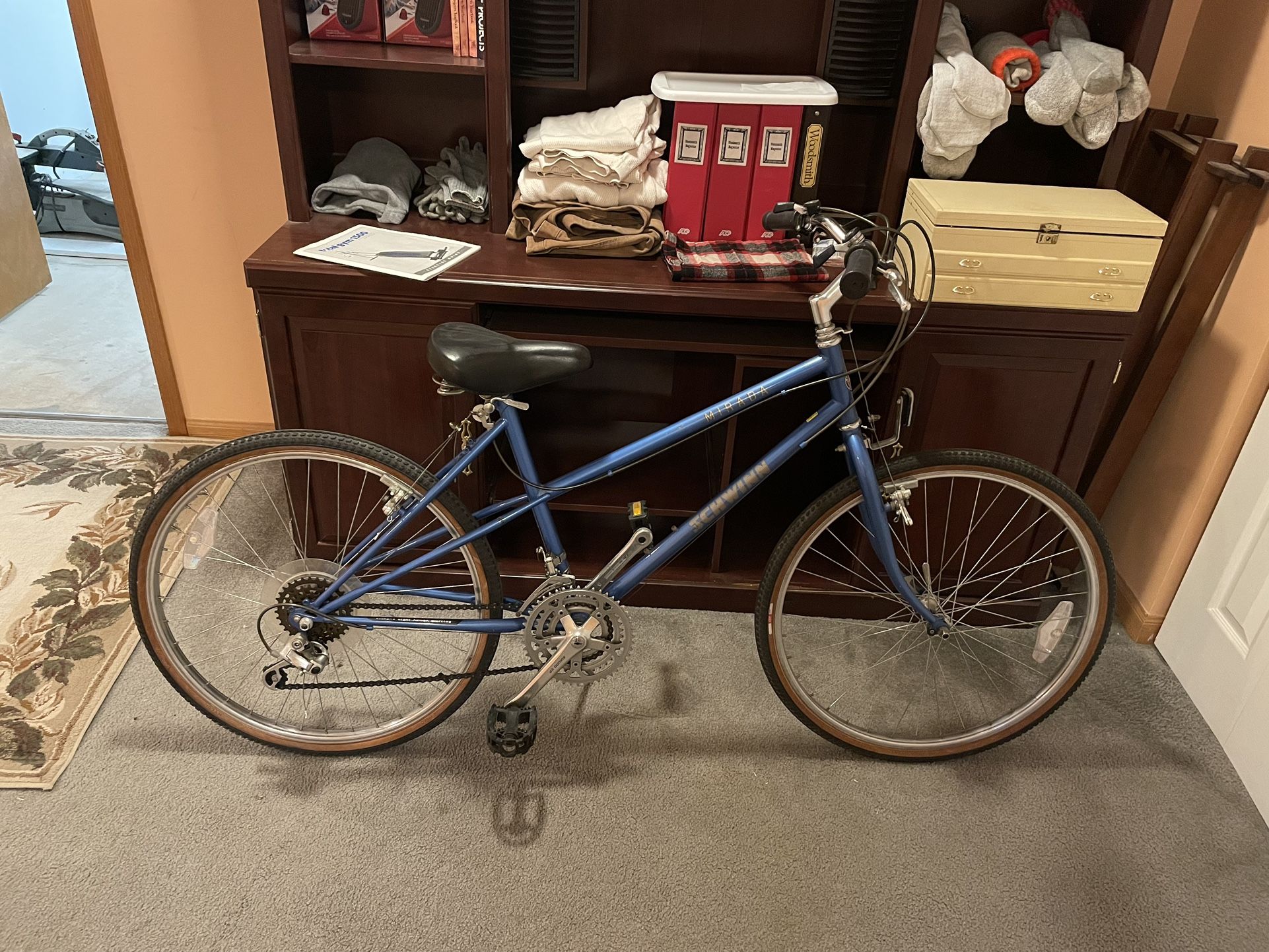 Schwinn Bike Perfect Condition, Lightweight!