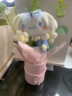 Small Cinnamon Roll Bouquet