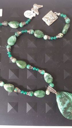 Necklace gemstone....green agate.....