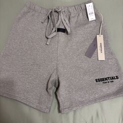 Essentials Shorts 