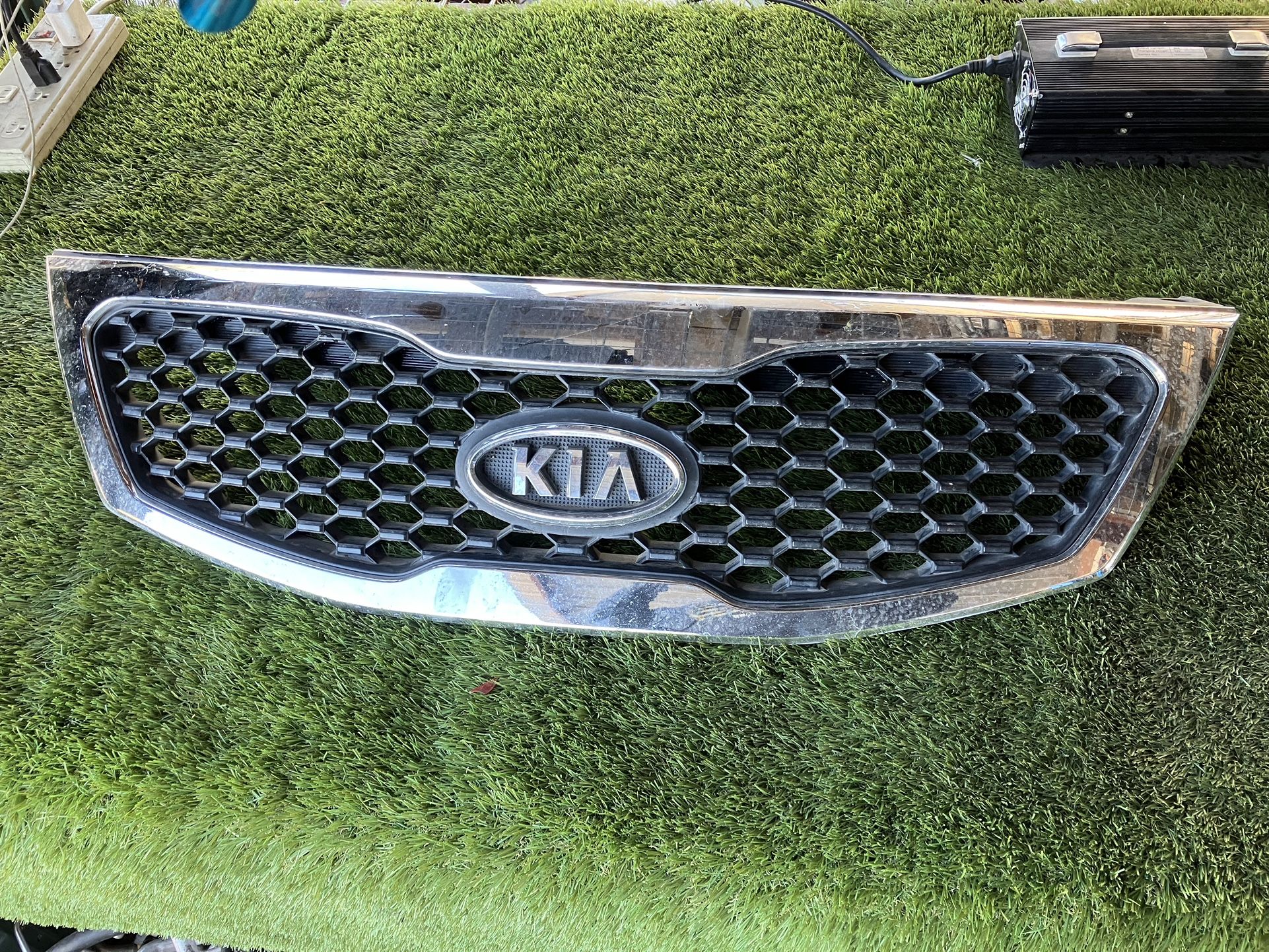 2011-13 kia sorento grille