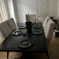 City Furniture Family Dinning Set 6 