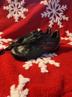 Soccer cleats size 11 kids