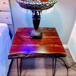 🌳 Custom Live Edge Handcrafted Accent Table  24”L x 22”W x 24”H