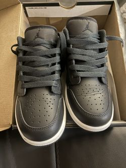 jordan 1 low SE