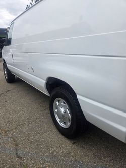 2011 Ford E-350