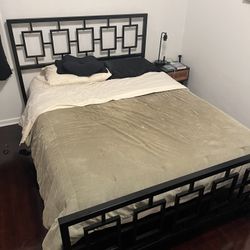 Queen Black Metal Bedframe