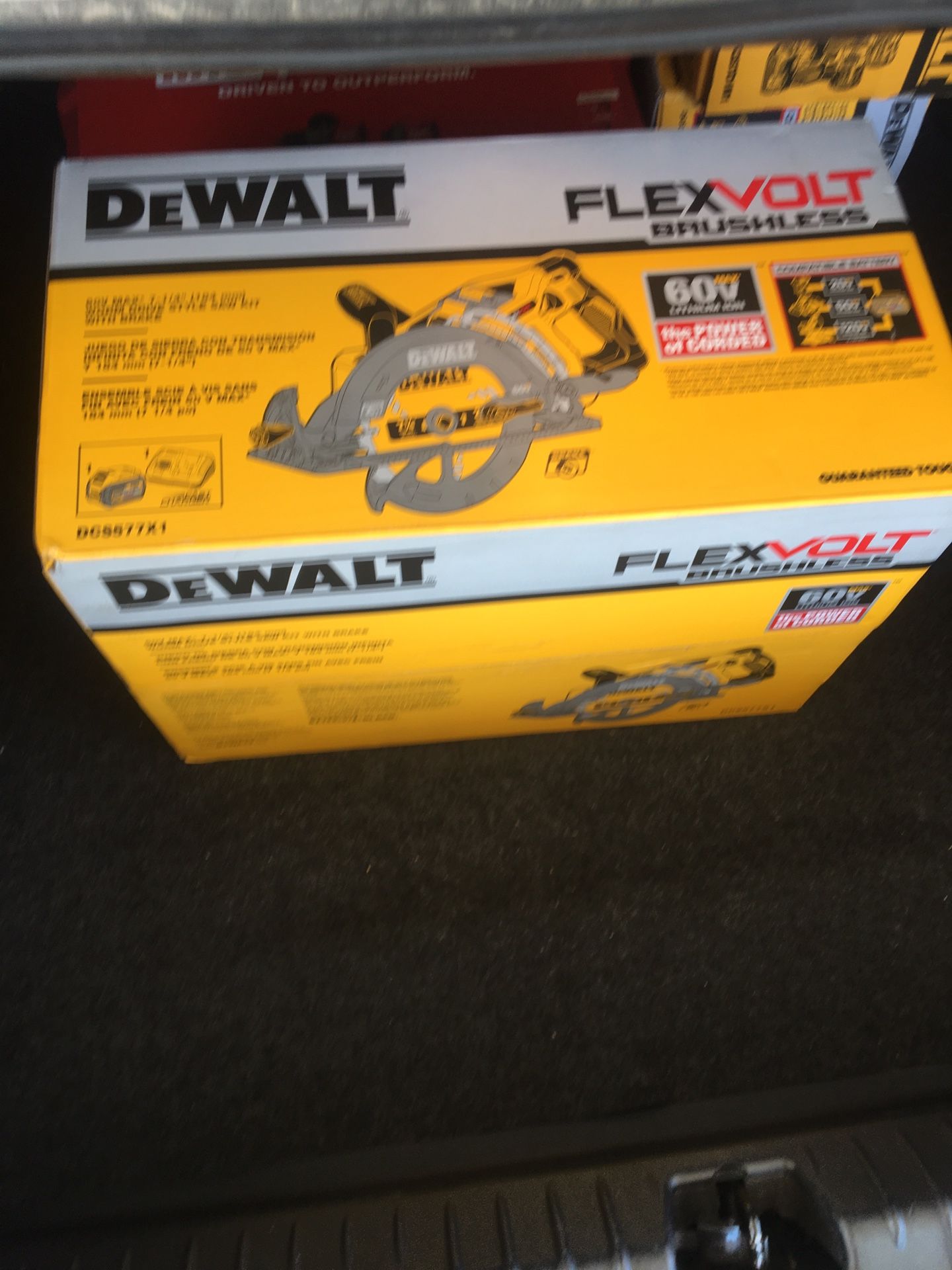 DeWalt flexvolt saw