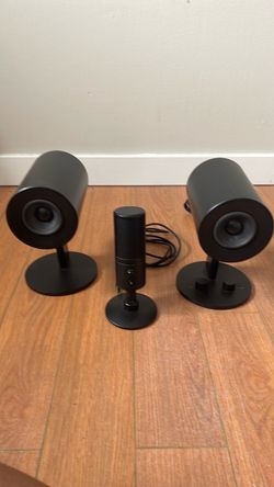 Razer Gaming Audio Setup – Nommo Chroma RGB Speakers + Seiren X Microphone