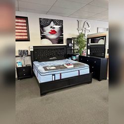 4PC Black color bed room set with King or Queen size bed frame