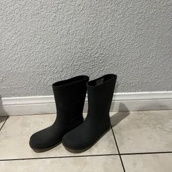 Rain boots 