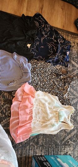 Womens Clothes Size Small And Medium