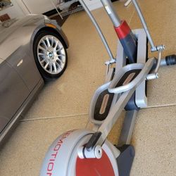 FreeMotion 500 Rear Drive Elliptical 