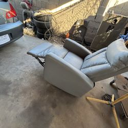 On Sell Chair For 65 Dollars 
