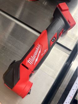MILWAUKEE M18 Fuel oscillating tool