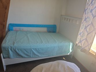 Twin bed