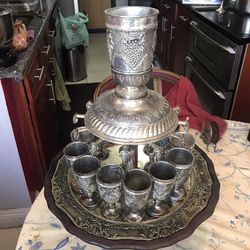 Beautiful wine fountain 12 glasses plus the main glass