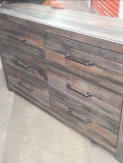 Gorgeous dresser