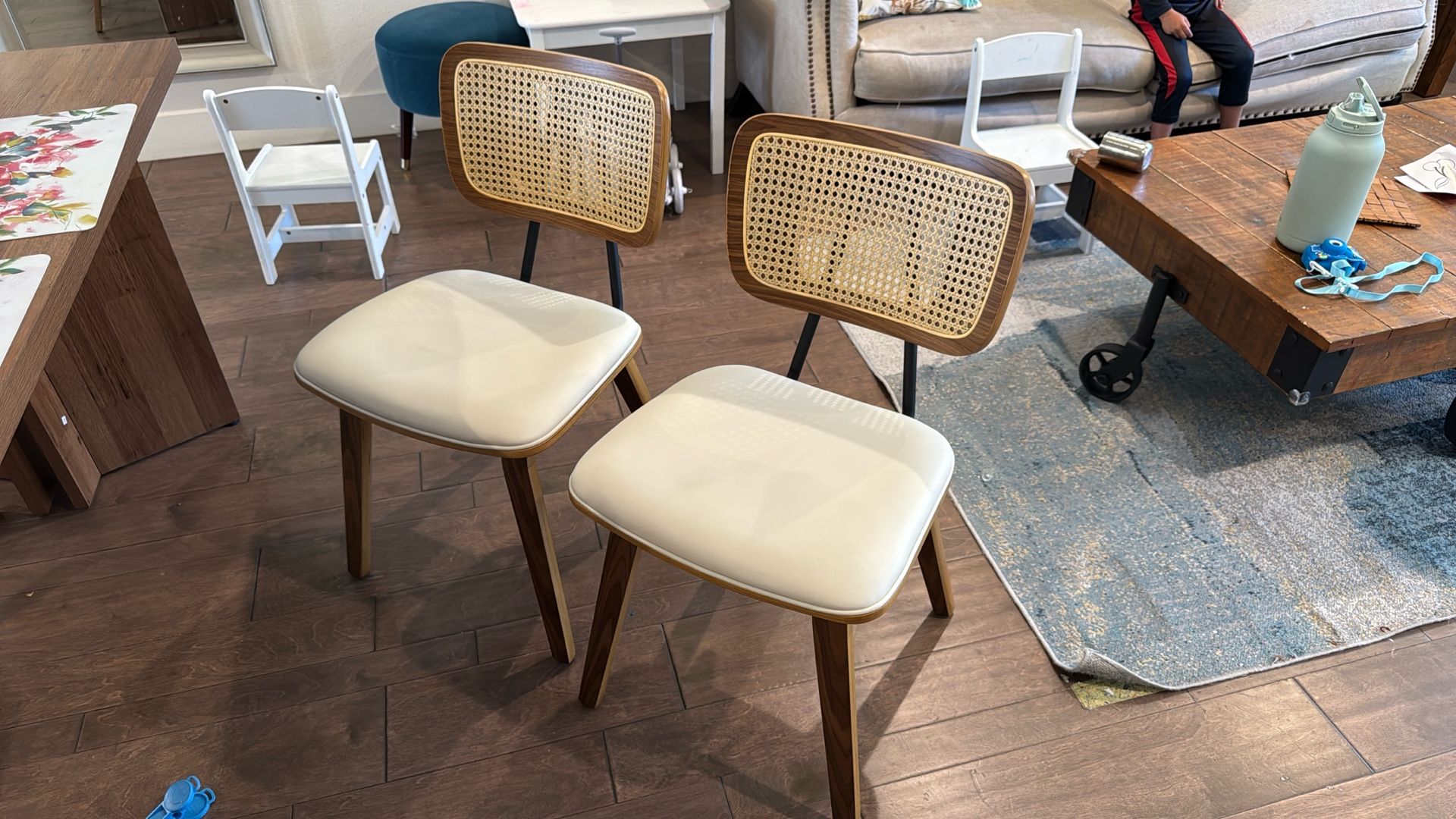 Set Of 4 Chairs Or 2 Chairs