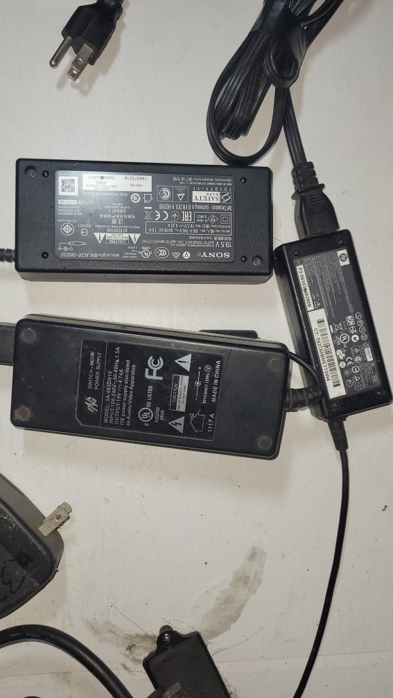 AC adapter 19.5v