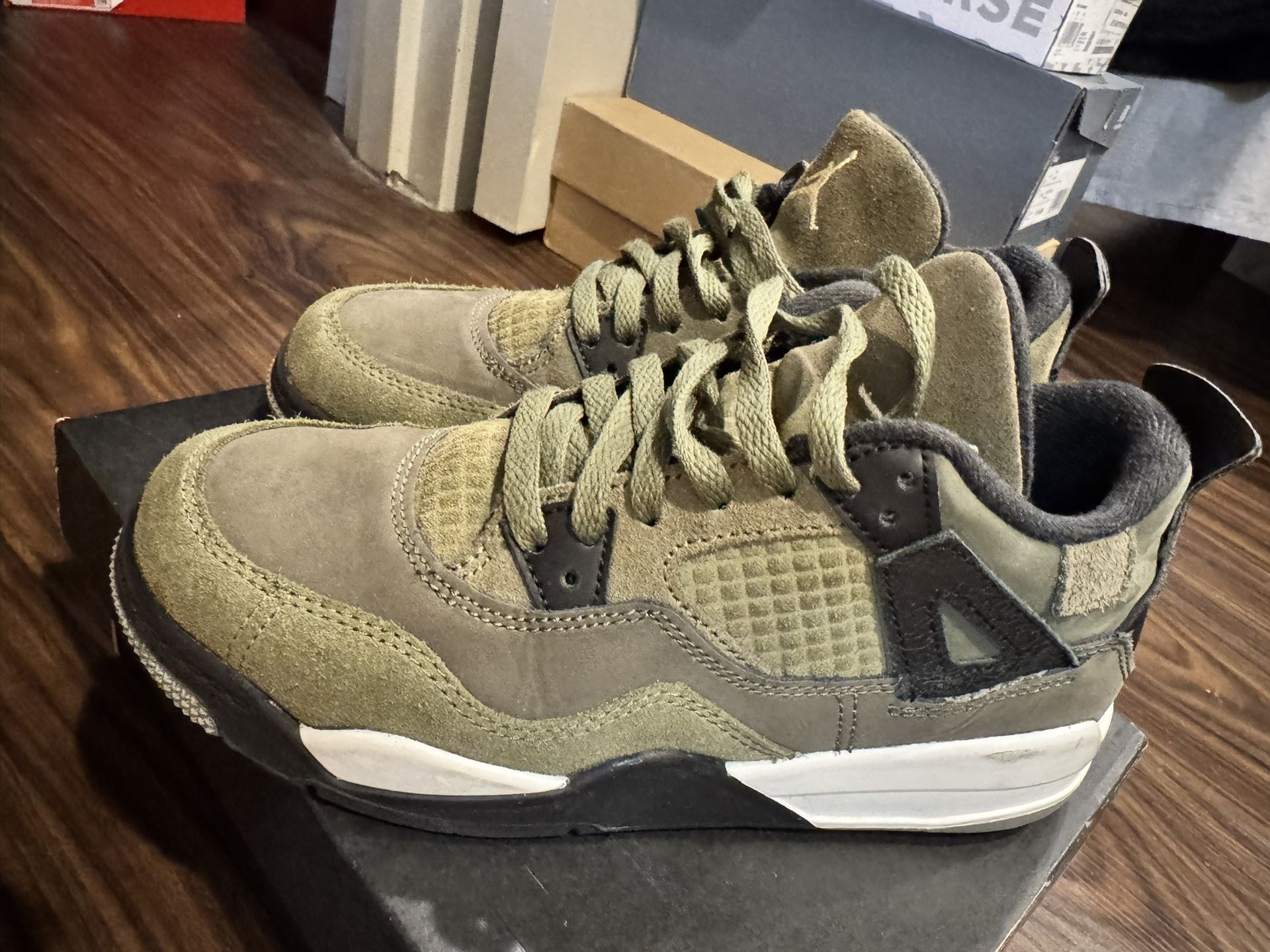 Jordan 4 Olives