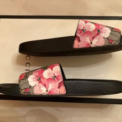 Gucci GG Supreme Slide 'Blooms SZ 5 (35) 