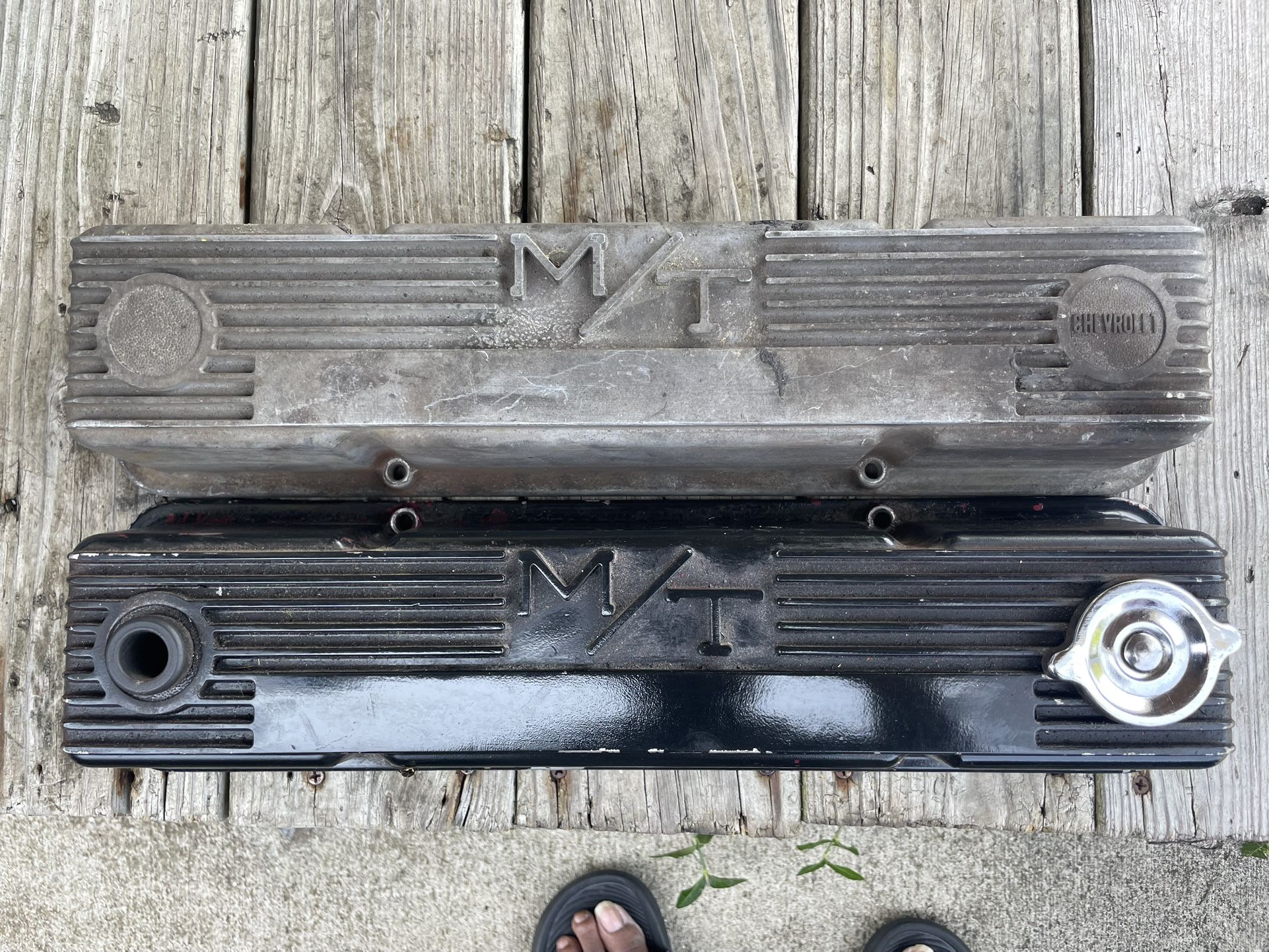 Mickey Thompson M/T valve covers, designed for Chevrolet engines
