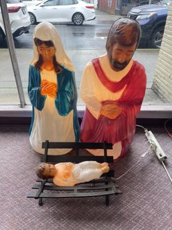 Vintage Light-up Christmas Nativity Blow Mold Set 4 Piece Mary Joseph Baby Jesus Manger