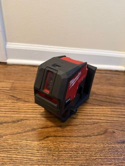 Milwaukee M12 12-Volt Lithium-Ion Cordless Green 125 ft. Cross Line and Plumb Points Laser Level