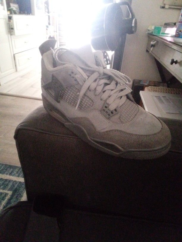 JORDANS RETROS 4