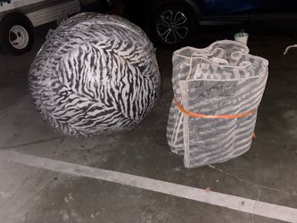 Zebra Decor Set – Large Bean Bag + XL Area Rug