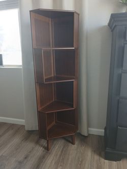 Bookshelf  has cracked inside top shelf