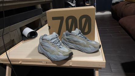 Yeezy boost 700