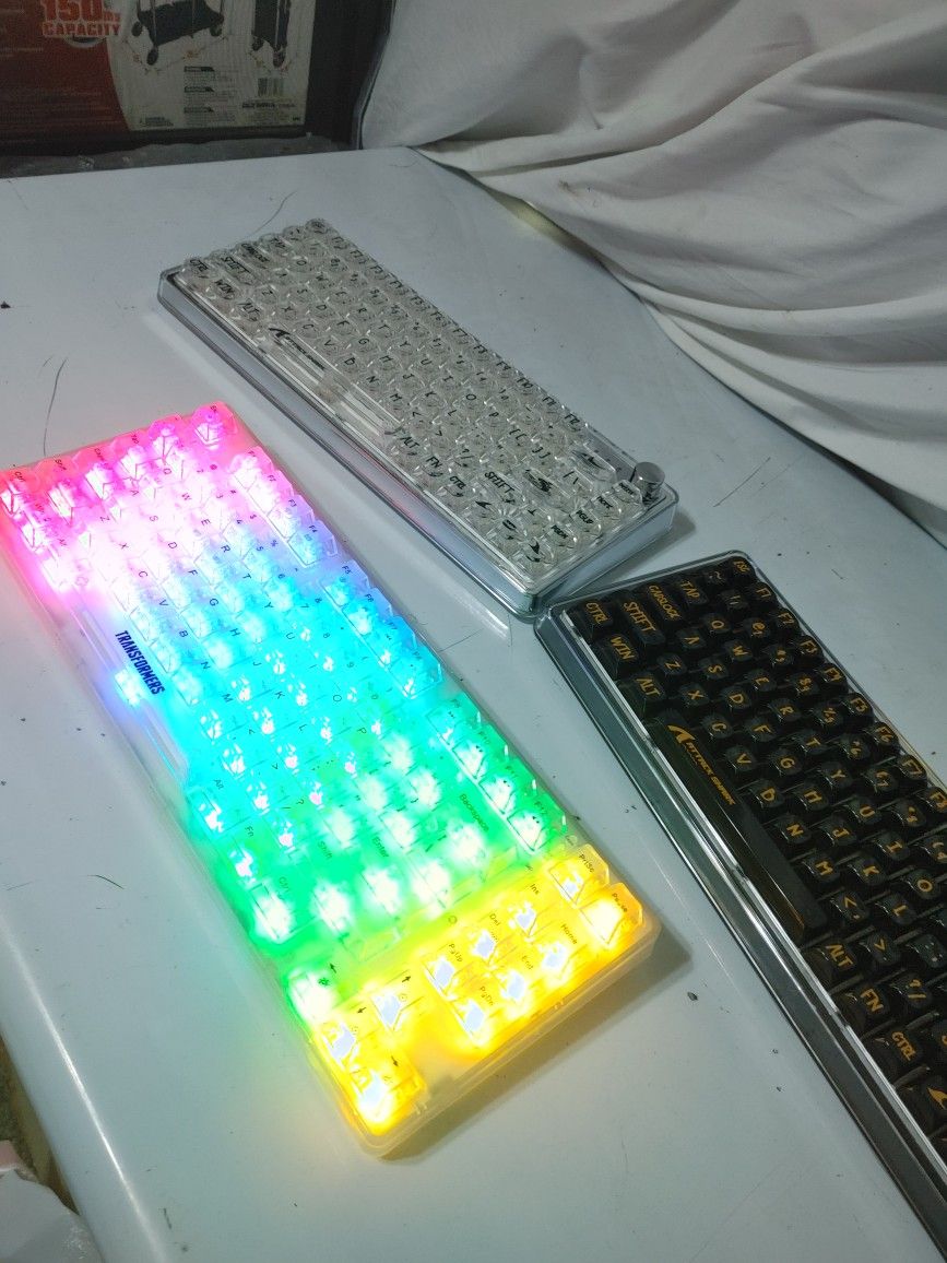 Transparent Mechanical Keyboards - Brand New - RGB USB C HOT SWAPPABLE ETC