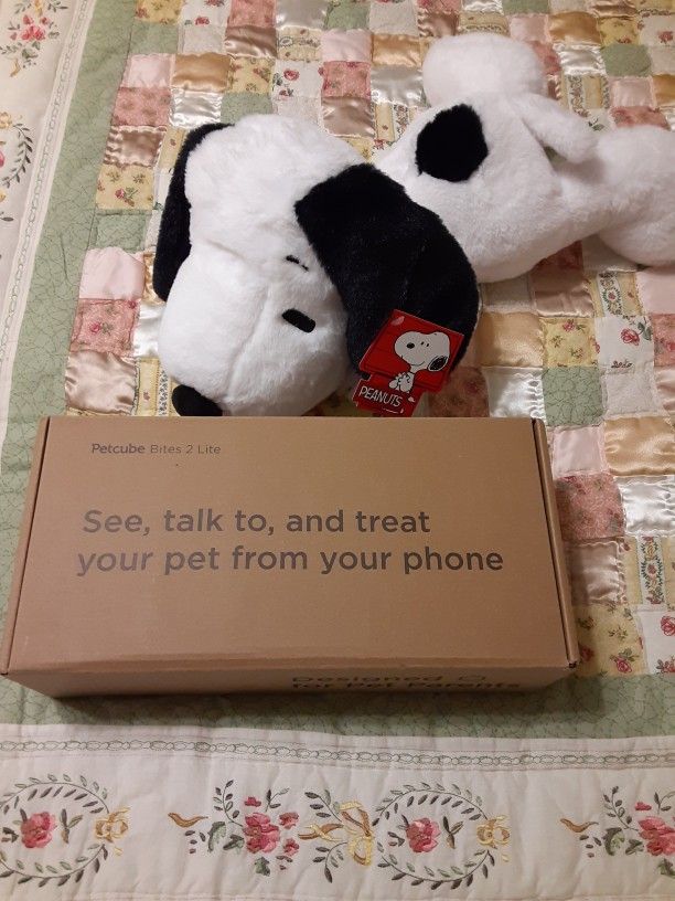 PETCUBE Bites 2 Lite Interacting WiFi Pet Monitoring Camera With Phone App And Treat Dispenser