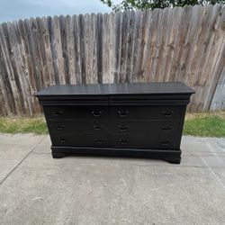 Dresser 69”W x 21”H x 37”H