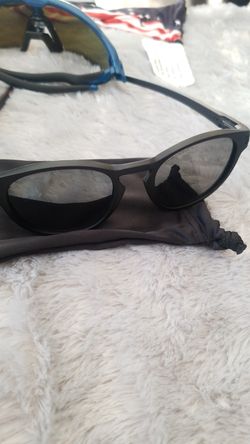 Authentic Oakley Latch Matte Black Mens