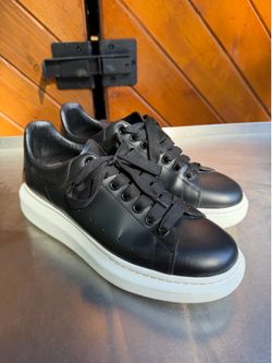 Alexander McQueen Oversized Sneakers in Black