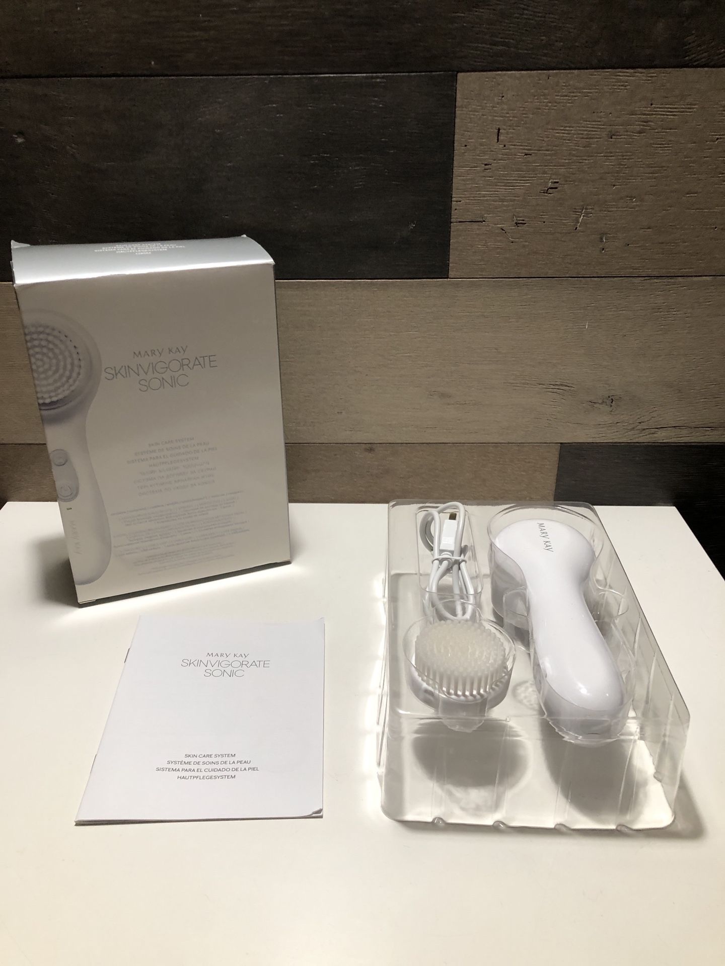 NEW Mary Kay Skinvigorate Sonic Skin Care System