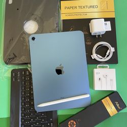 256gb Apple IPad 10th Generation (10.9” Liquid / 2022 model) with pen, keyboard, case & Accessories (warranty 2026) 