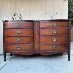 Beautiful vintage mahogany dresser or console by Dixie 