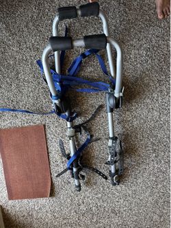 Move out sale - car cycle stand for 3 bikes
