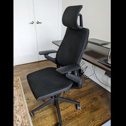 Steelcase Gesture Chair with Headrest + Adjustable Lumbar Support