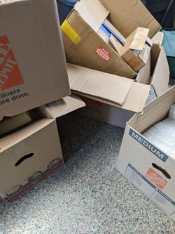 PENDING PICK UP Free Moving Boxes