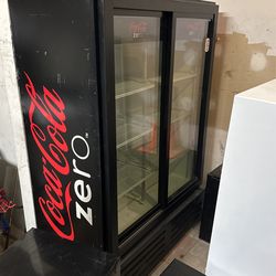 Commercial refrigerator