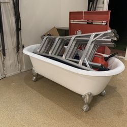 Bathtub 