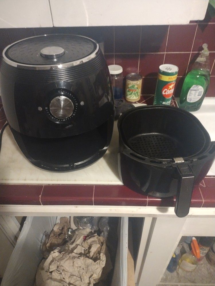 I HAVE A NICE DELUXE AIR FRYER