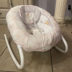 Swan Baby Rocker Chair 
